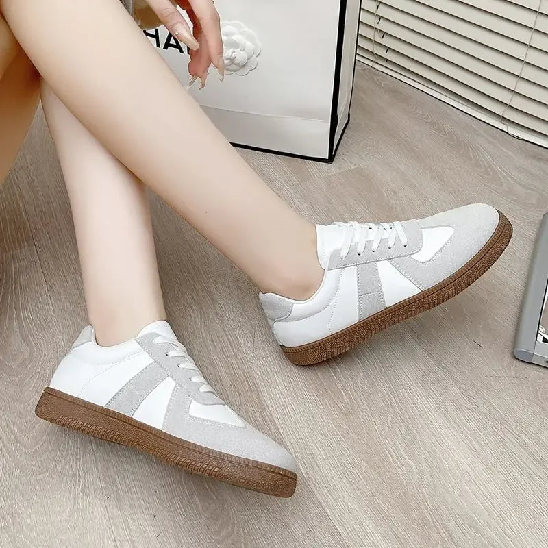 Leisure Sports Shoes For Women Comfortable Soft Bottom Outdoor Walking Shoes Lady Fashion Flats Shoes New Low-top Shoes