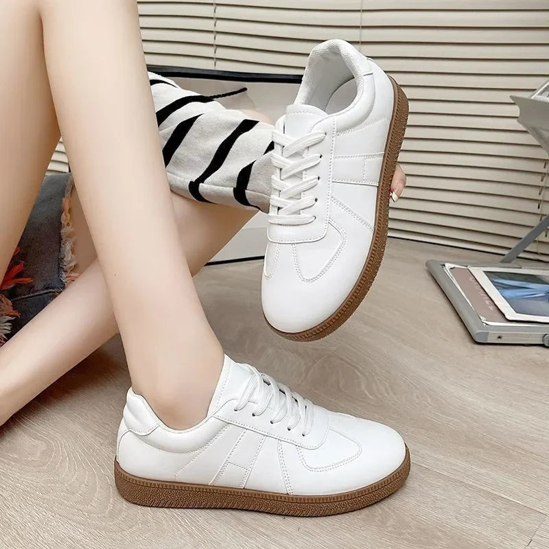 Leisure Sports Shoes For Women Comfortable Soft Bottom Outdoor Walking Shoes Lady Fashion Flats Shoes New Low-top Shoes
