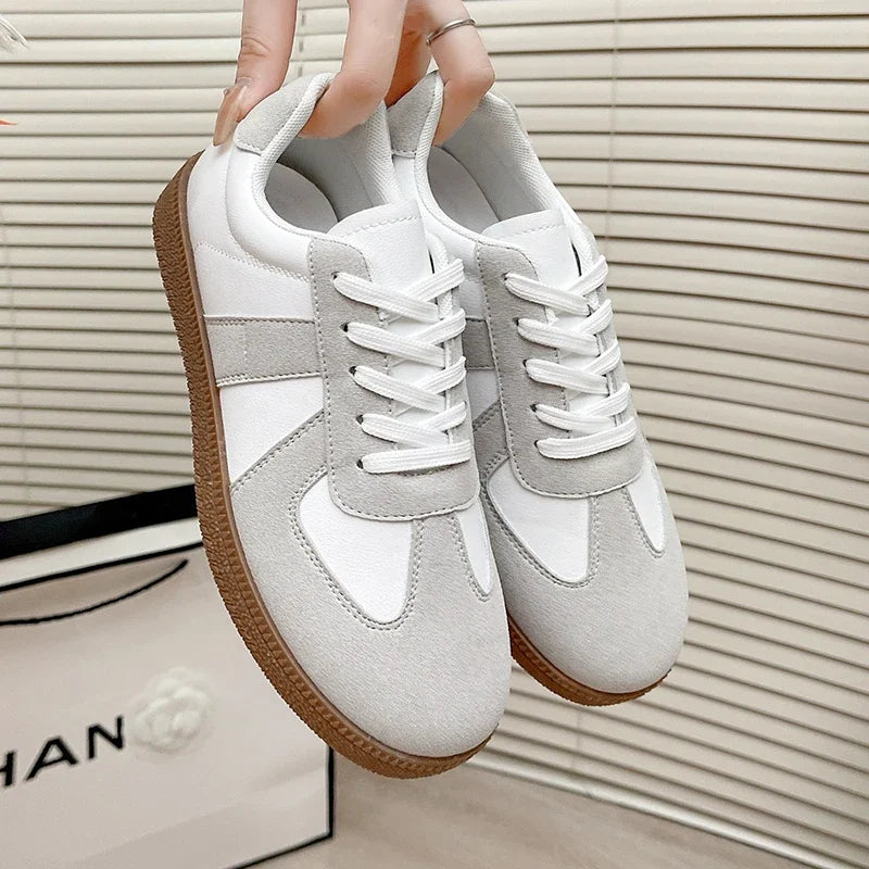 Leisure Sports Shoes For Women Comfortable Soft Bottom Outdoor Walking Shoes Lady Fashion Flats Shoes New Low-top Shoes