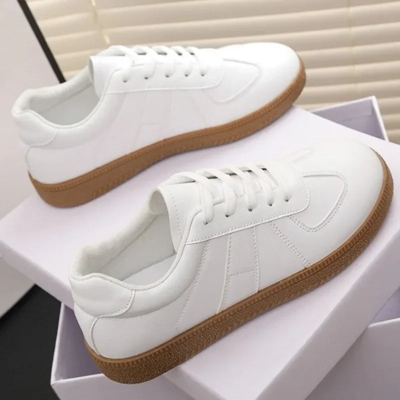 Leisure Sports Shoes For Women Comfortable Soft Bottom Outdoor Walking Shoes Lady Fashion Flats Shoes New Low-top Shoes